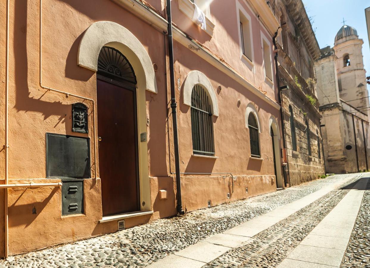 Suite Home Al Centro Di Sassari Dış mekan fotoğraf
