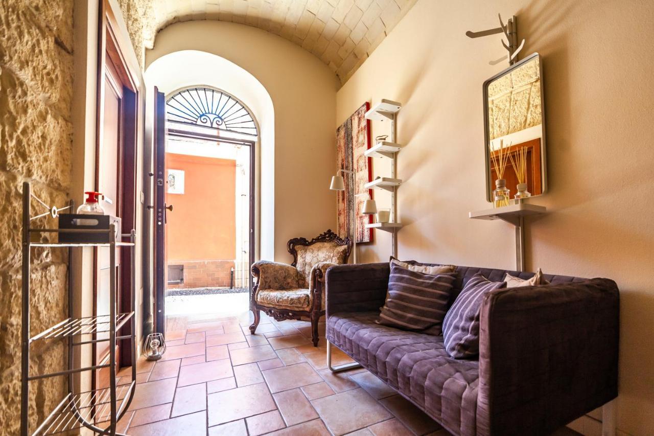 Suite Home Al Centro Di Sassari Dış mekan fotoğraf